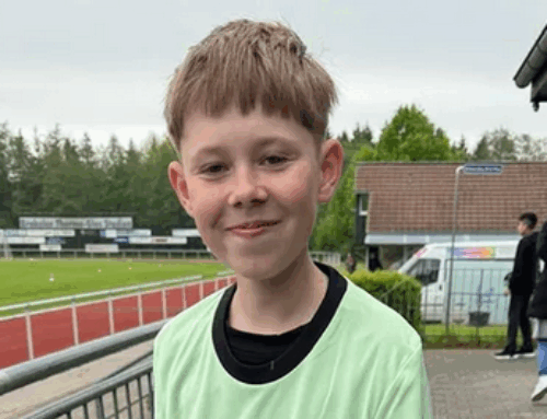 Fynn pfeift sein erstes Bezirksligaspiel